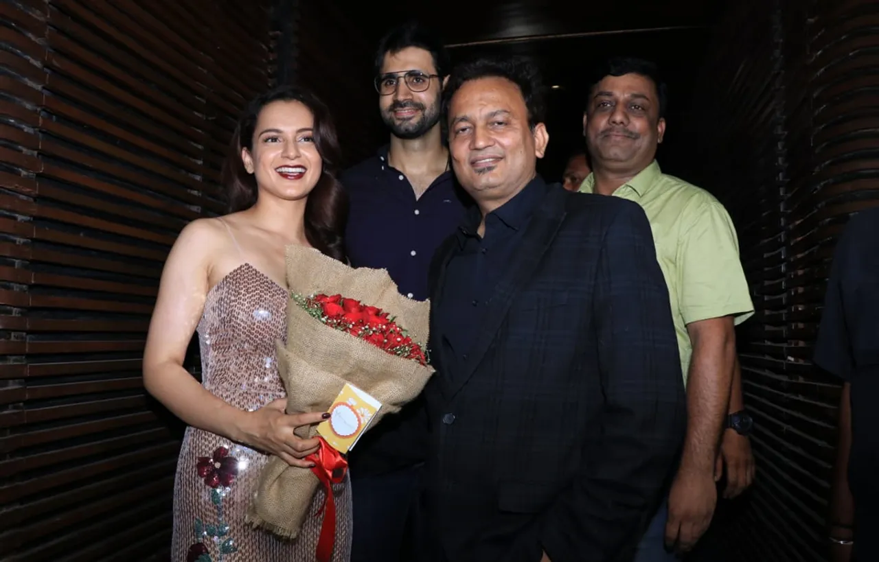 Kangana Ranaut and the team of Manikarnika: The Queen Of Jhansi Celebrate The Wrap Of The Film