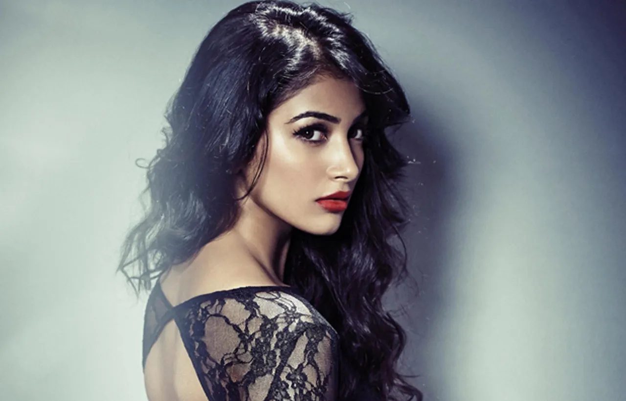 Pooja Hegde crosses 4 million followers on Instagram!