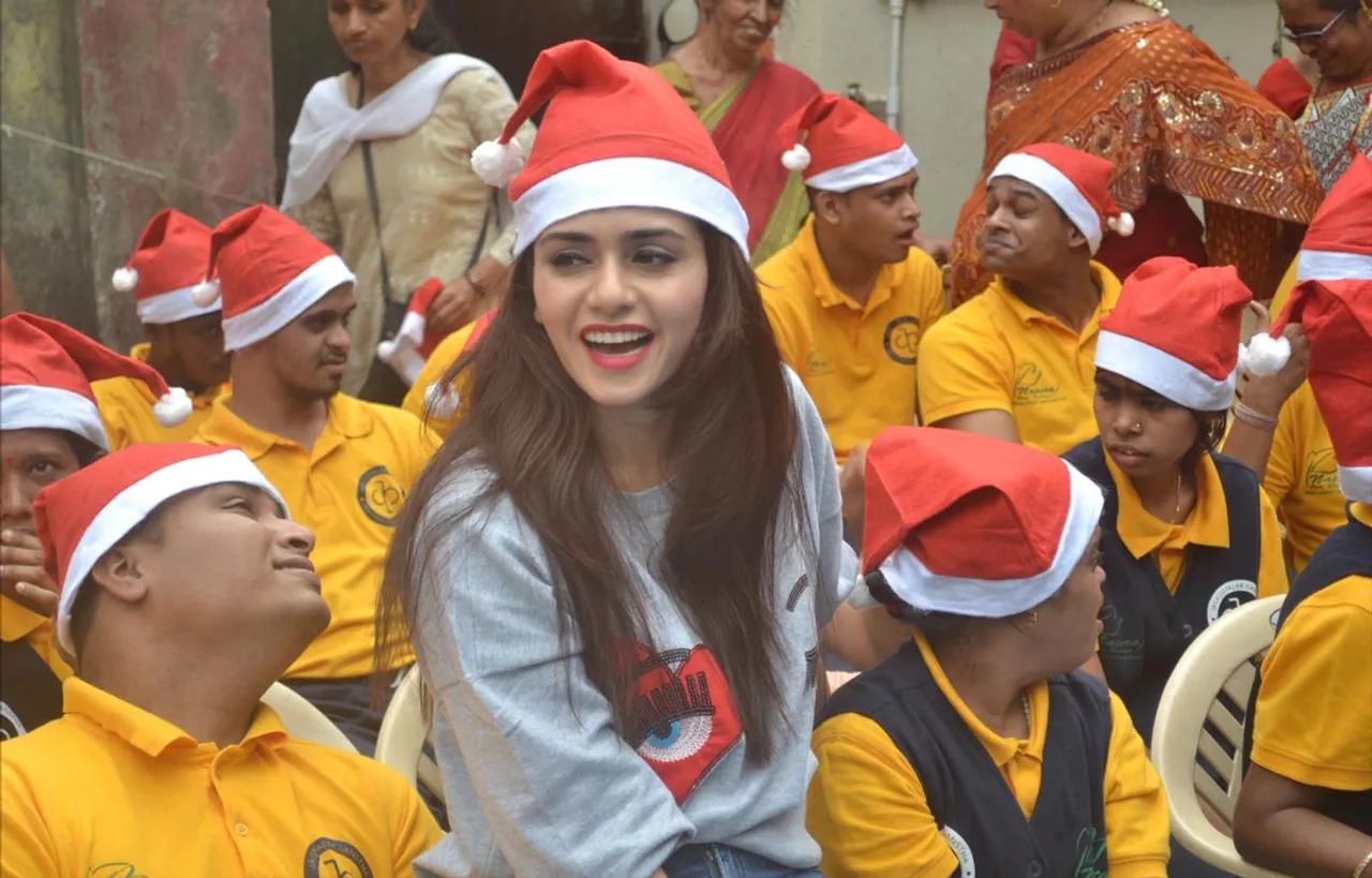 Amruta Khanvilkar's X'mas Party With Special Children