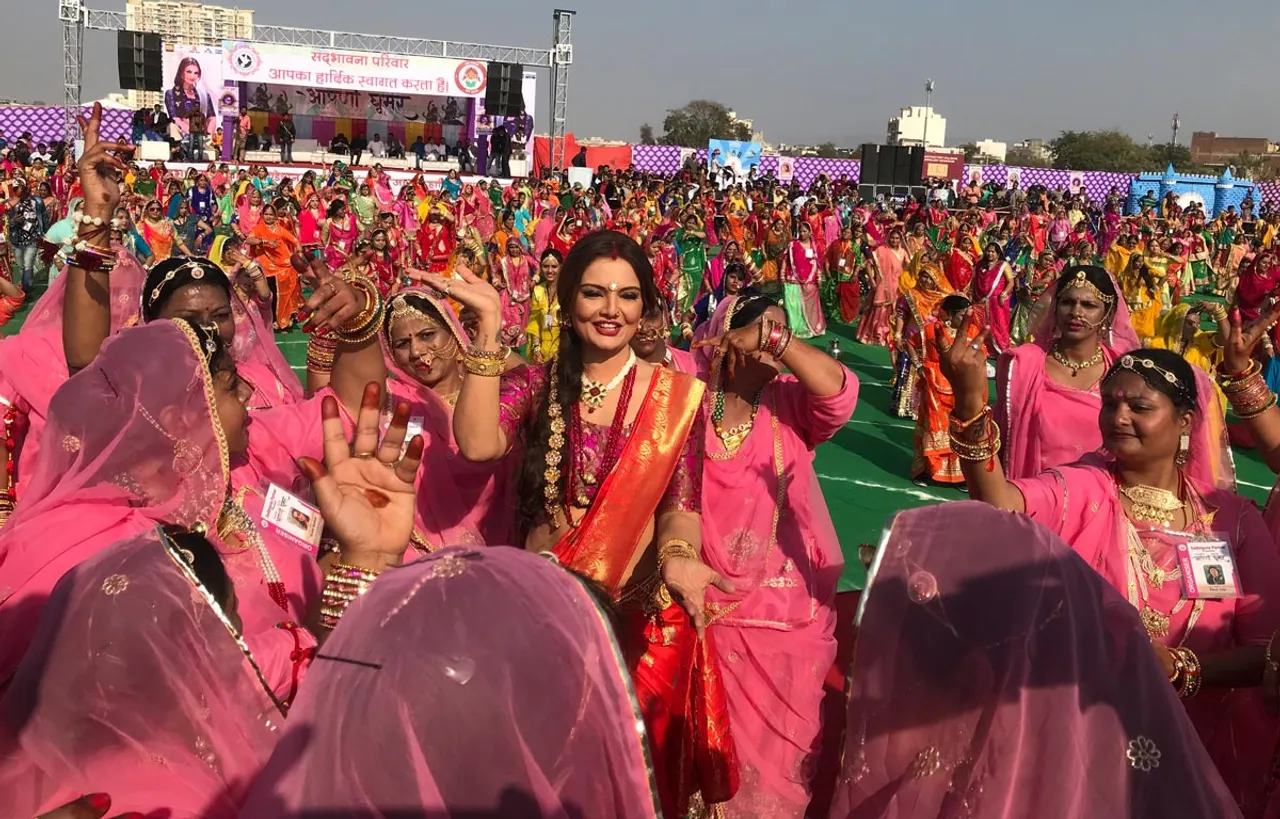 Deepshikha Elated Sets A Ghoomar World Record With 3003 Women In Jaipur 