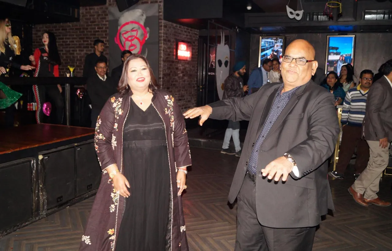 Veteran Actor Satish Kaushik Rocked The Dance Floor At Friend Shilpi Sharma's Birthday-Bash!