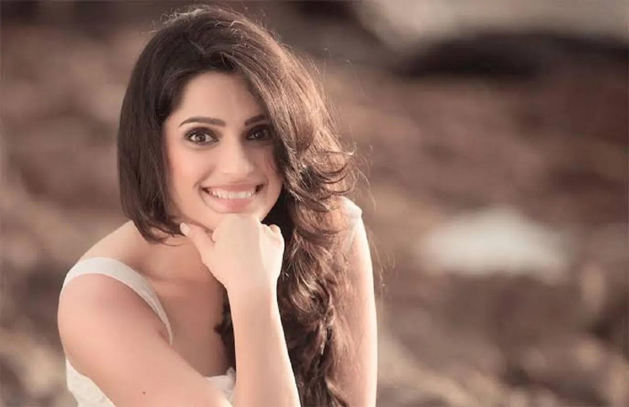 Priya bapat - WEB SERIES CITY OF DREAMS