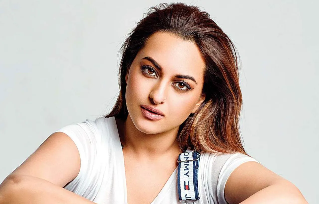 Sonakshi-Sinha-Defends-Herself-&-Takes-A-Stand-On-What-She-Calls-Extortion-Attempt-By-An-Event-Organizer