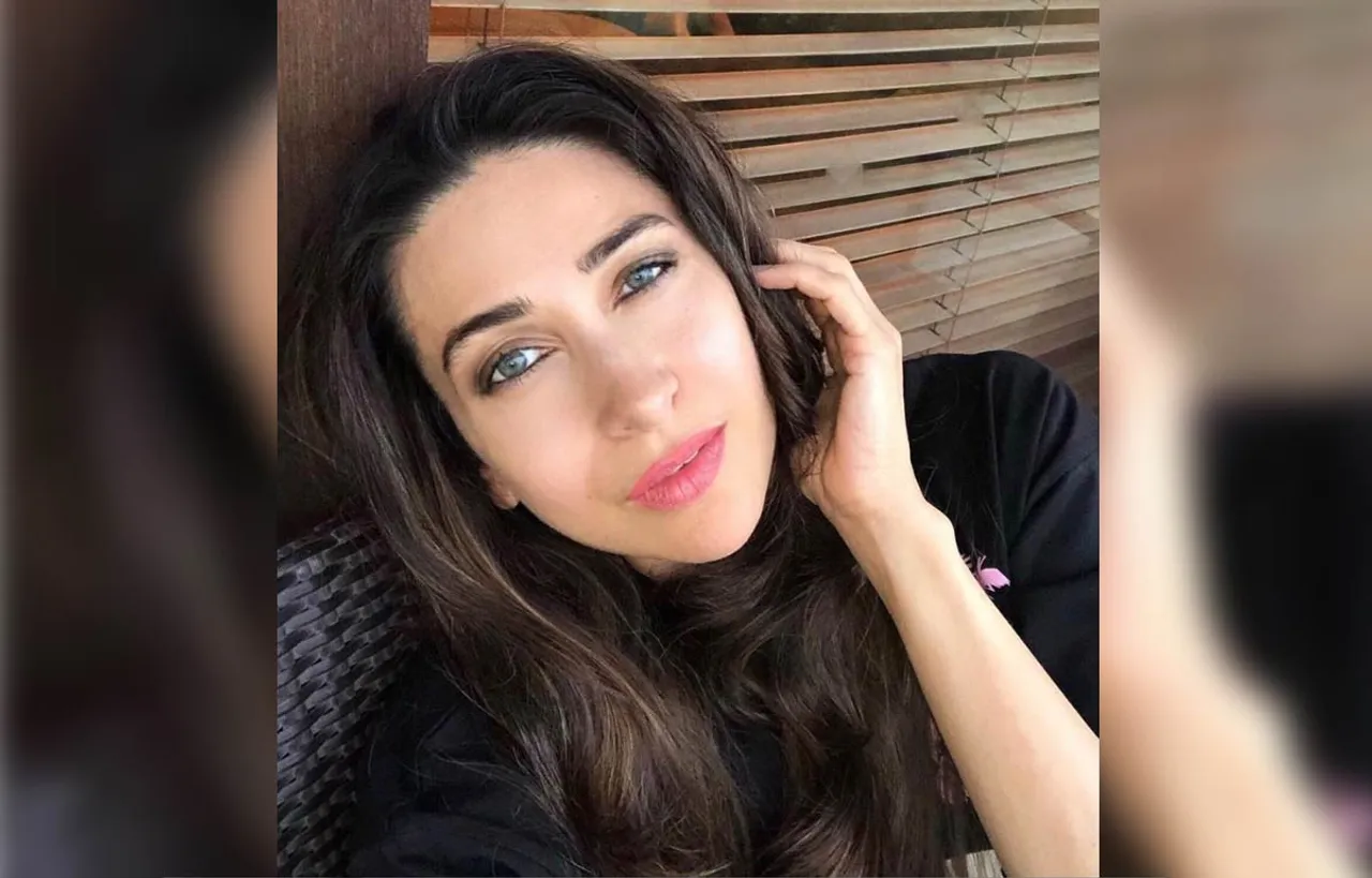 With-The-Whole-Frenzy-Around-The-#FaceAppChallenge,-Karisma-Kapoor-Joined-The-Conversations.-Check-Her-Instagram-Post-Here 