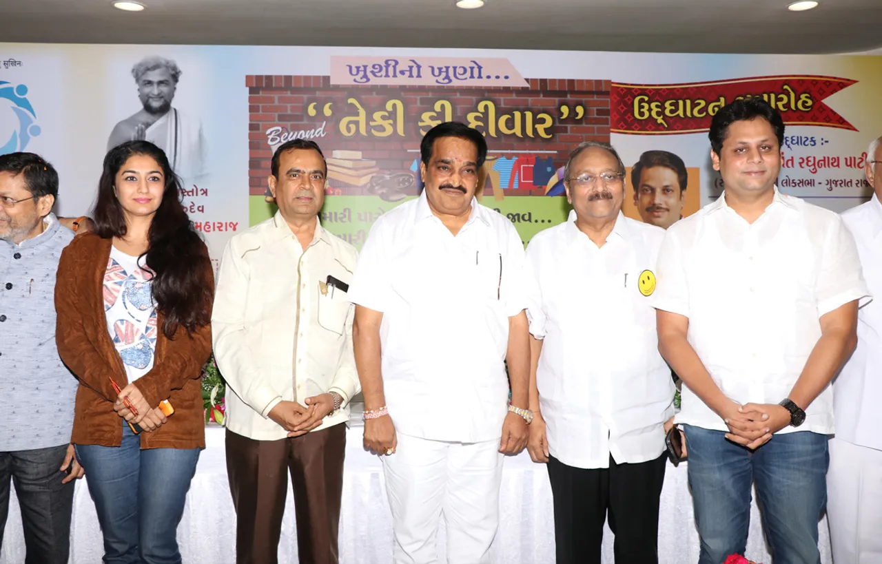 TMKOC tv serial lead actress Anjali Taarak Mehta & Member of parliament C. R.Patil inaugurated Happiness Corner.