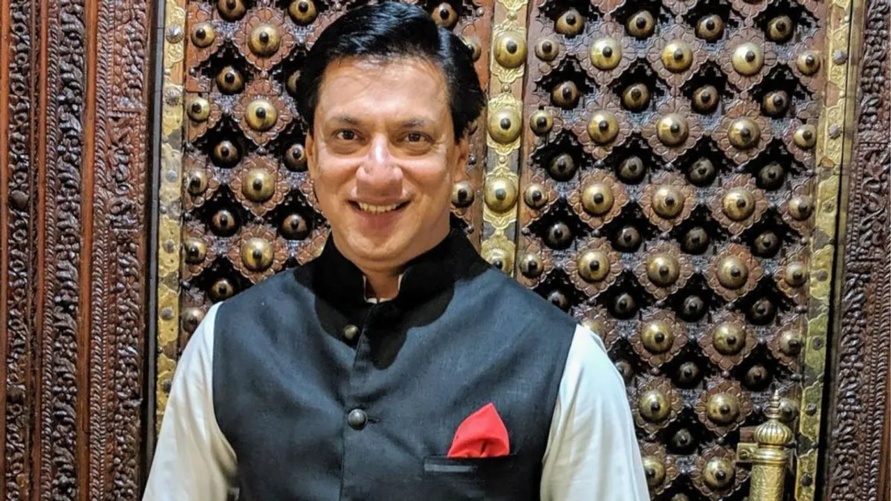 Madhur Bhandarkar gets Nostalgic on social media, Shares a picture from the sets of a 16-year-old movie