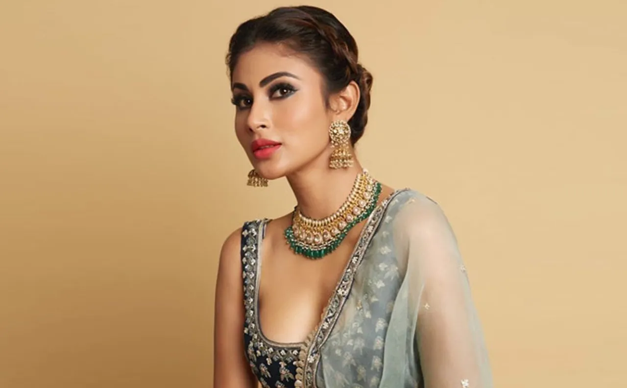 Newly Wed Actress Mouni Roy gets a Grand Welcome by her In Laws