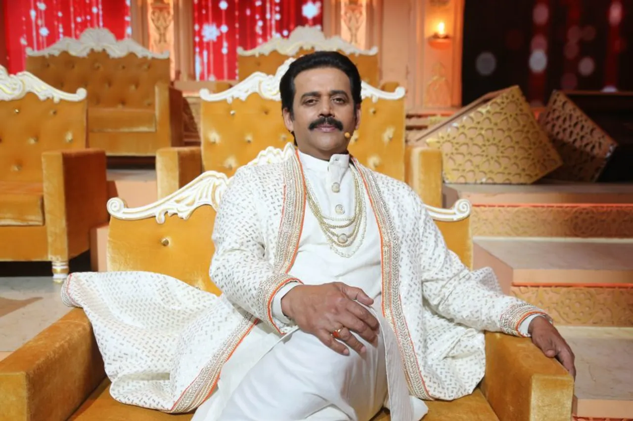 “The Swarna Swar Bharat set is as grand as that of Baahubali or maybe a Sanjay Leela Bhansali set,” reveals host Ravi Kishan