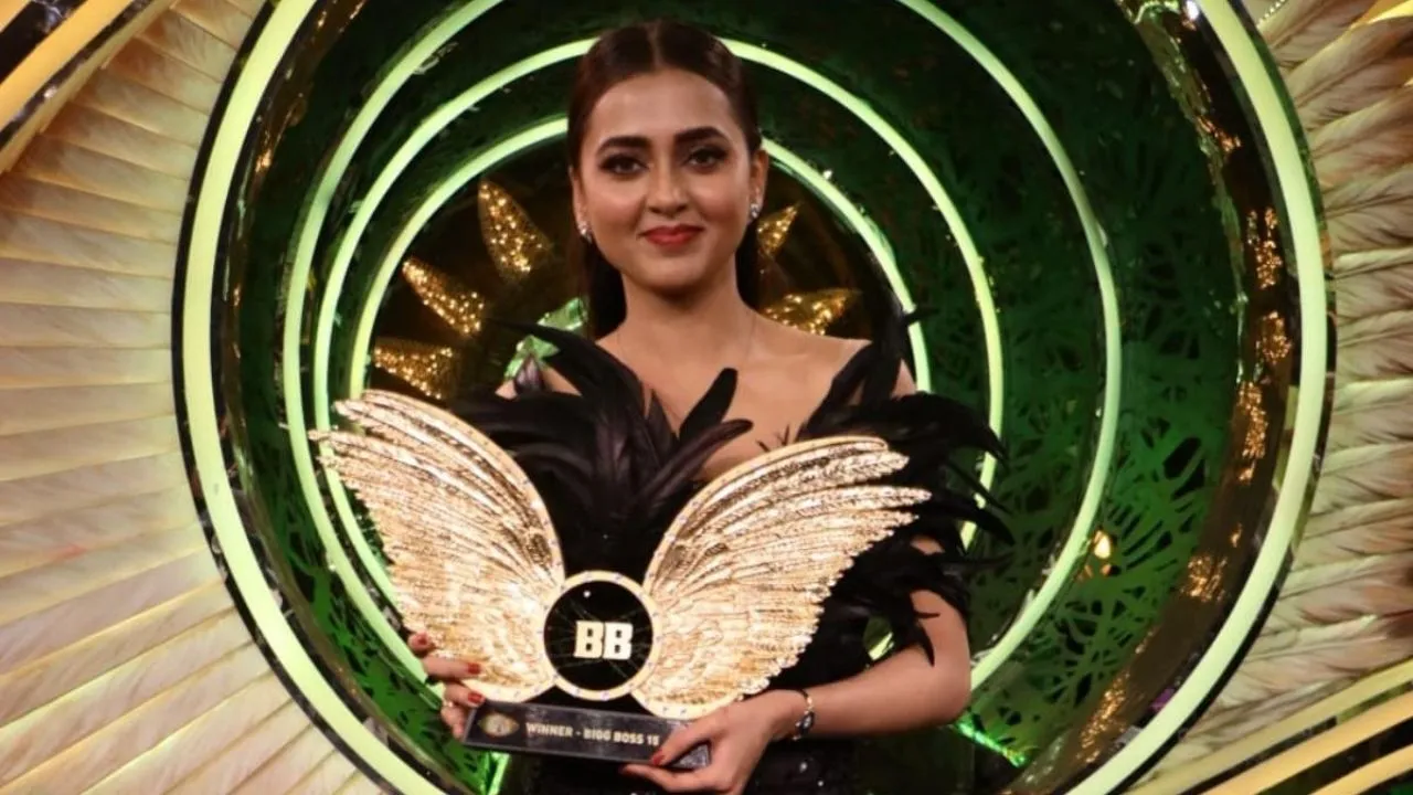 TV Actress Tejasswi Prakash Wins BIGG BOSS 15's Title