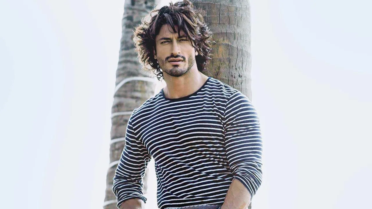 Actor-Producer Vidyut Jammwal salutes intelligence officers as he kicks off the shoot for his production IB 71
