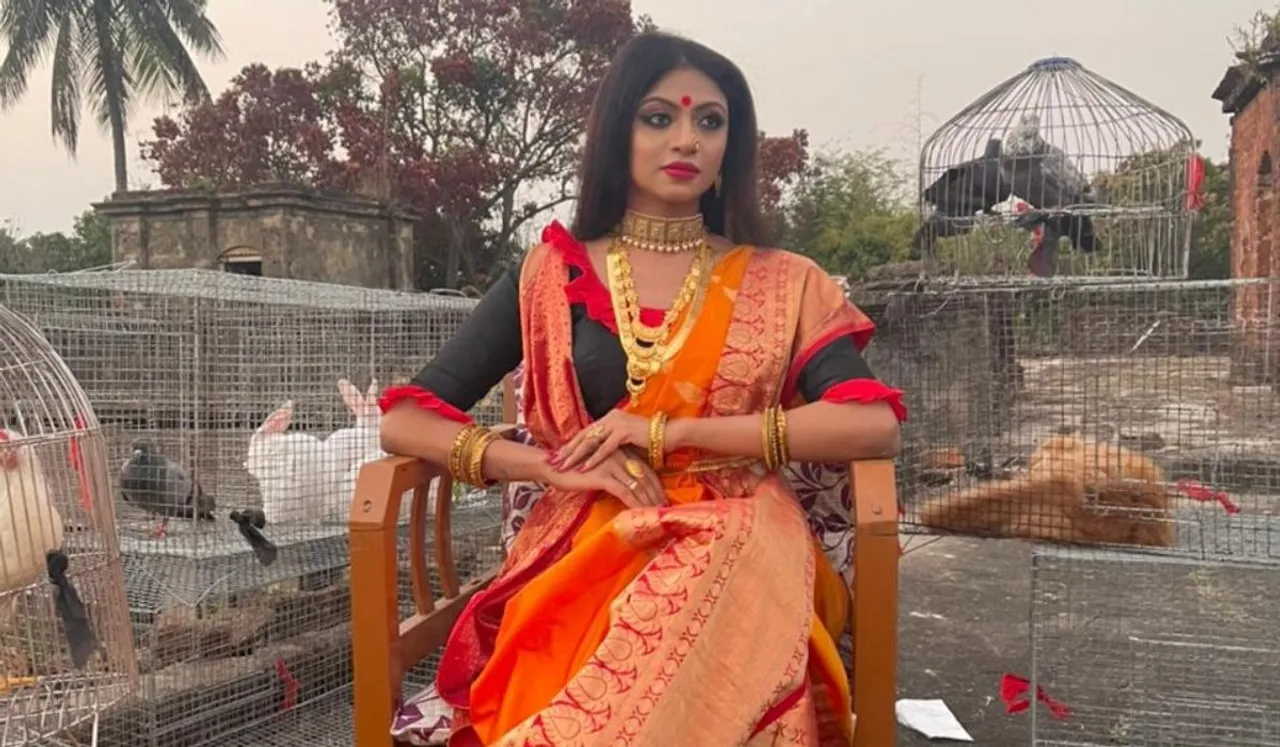 Actress Nikita Ghag will soon be seen in the horror-mystery short film 'Anandi' based on Bengali culture, see the beauty of her character in pictures on-location!