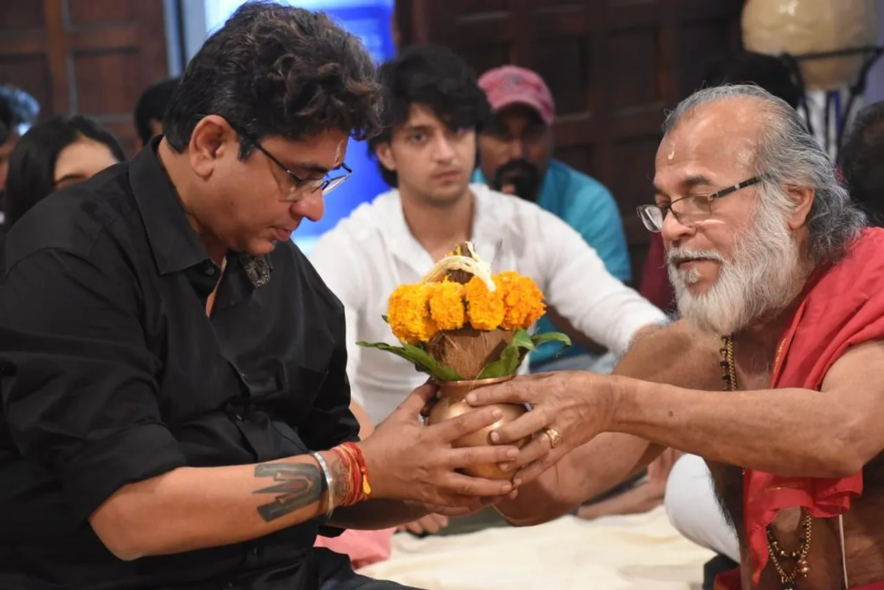 Star Bharat’s Woh Toh Hai Albelaa takes off with a Puja before the grand launch