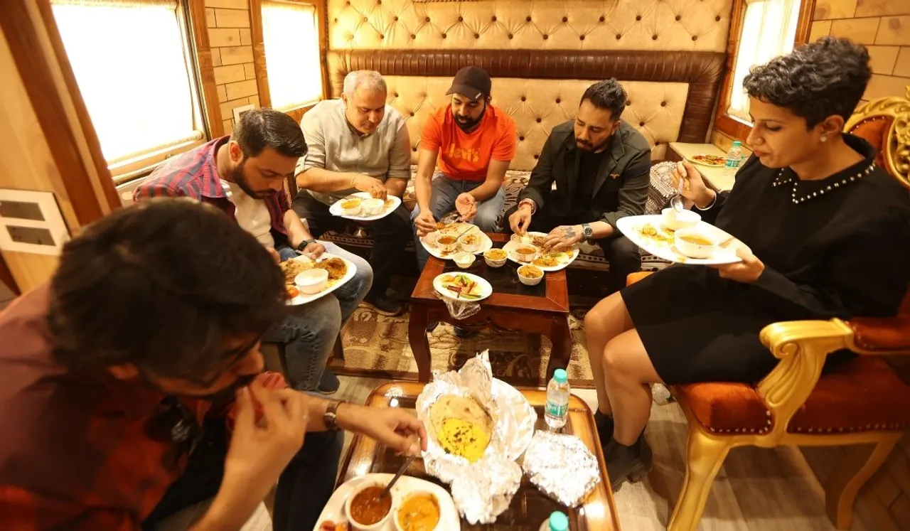 Mika Singh’s gratitude towards his crew members comes with delicious food on the side!