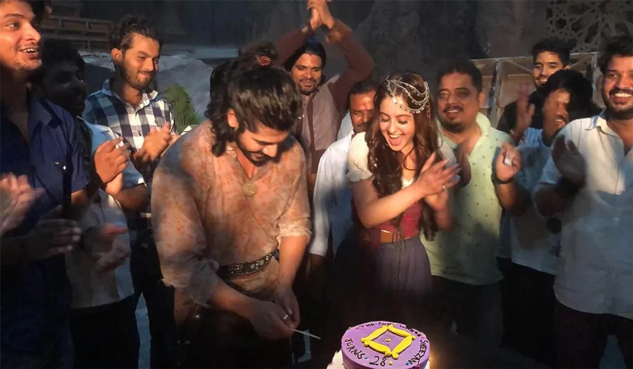 Tunisha Sharma’s beautiful birthday surprise on the sets of Alibaba Dastaan-e-Kabul for co-actor Sheezan Khan