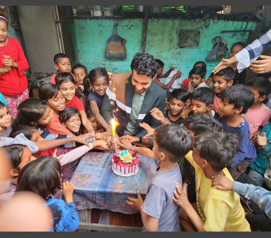 Abhishek Bajaj celebrated his birthday with underprivileged kids (2)