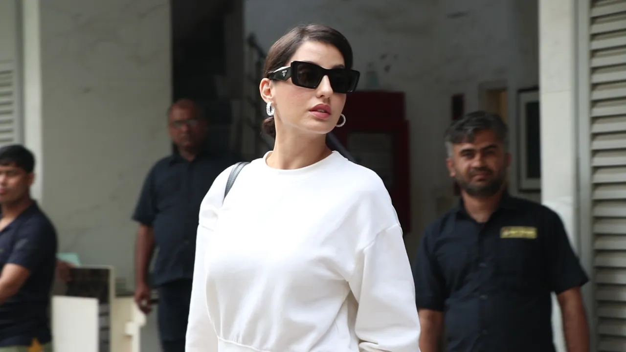 NORA FATEHI SPOTTED (5)