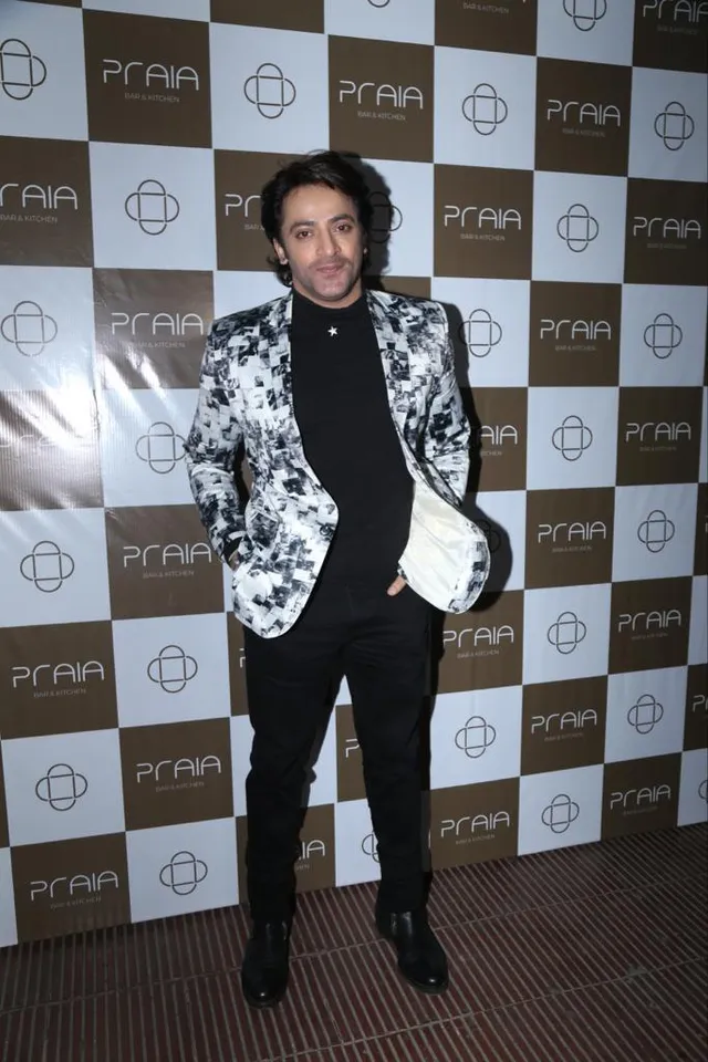 <strong>Star studded grandiose launch of an all-new Kitchen & Bar "Praia" owned by Kabir Luthria with Co-partners Srikar Shetty & Priyank Sharma</strong>