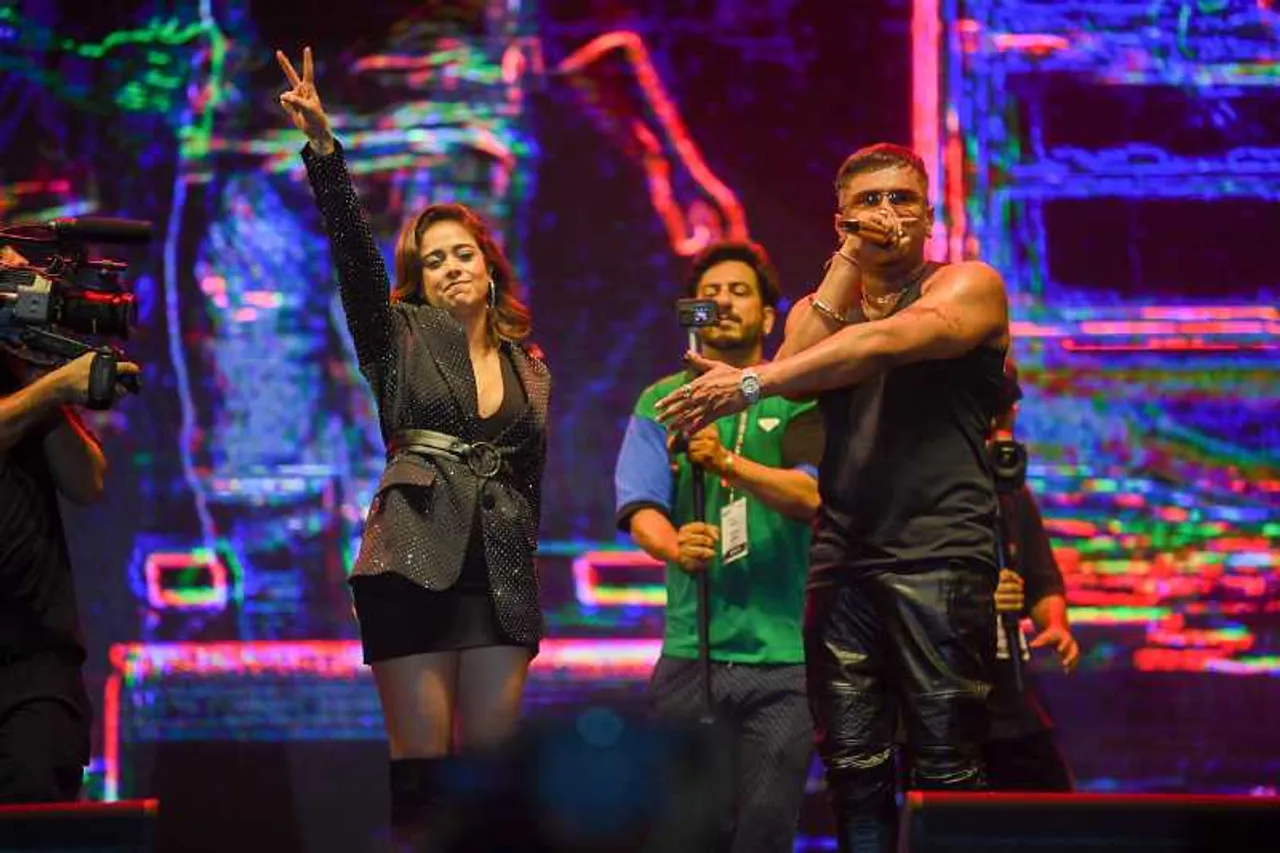 Watch Yo Yo Honey Singh vibe in Mexico in his true desi avatar in his latest track "Naagan" from his album "Honey 3.0" unveiled in a Grand style at his Mumbai Concert