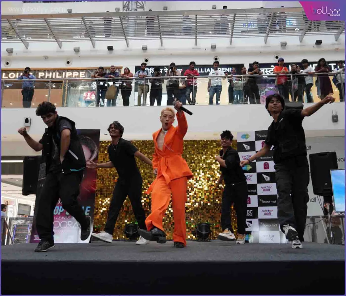 K POP Artist Aoora at Oberoi Mall interacted with his fans with his dance moves
