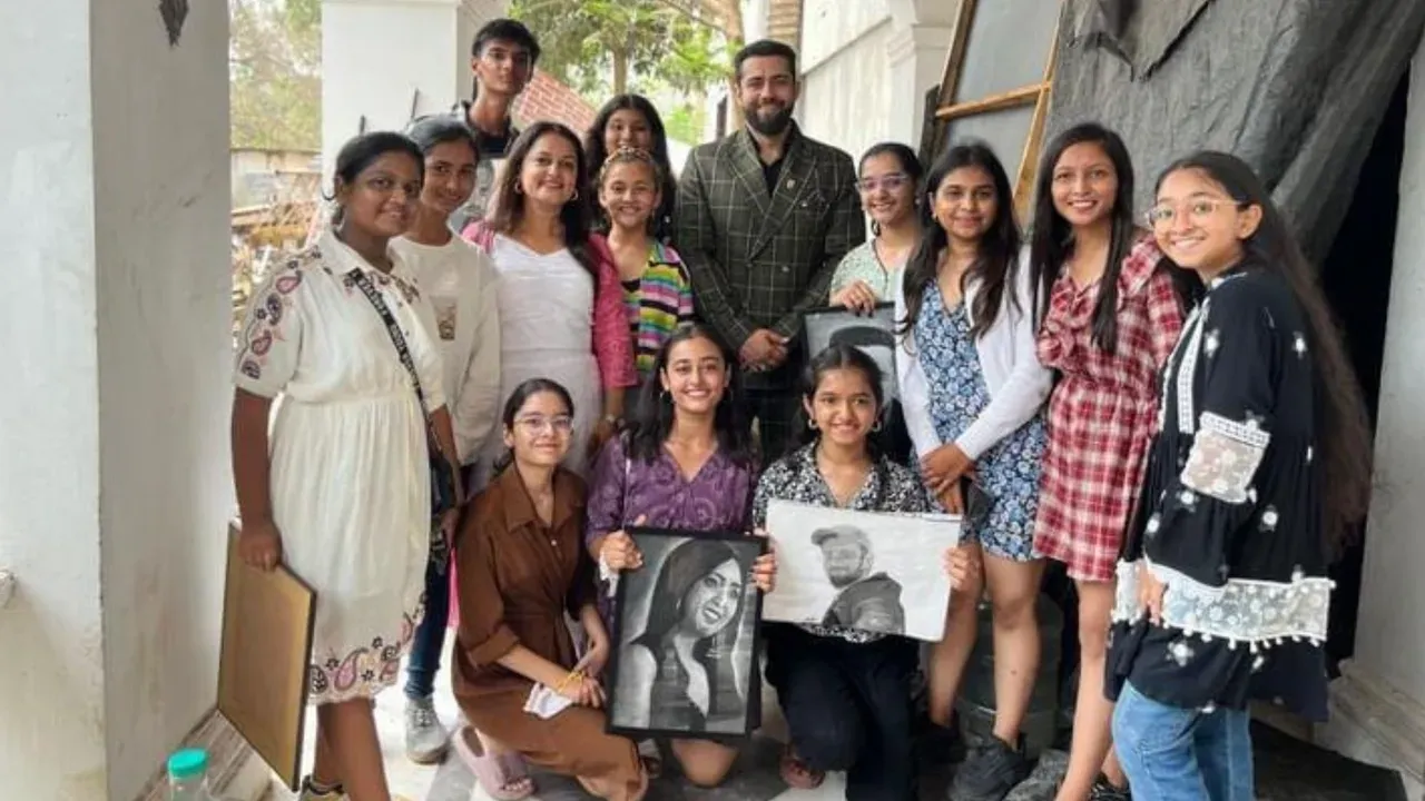 Fans Delight Mahir and Anjali with Sketches on Sony SAB’s 'Vanshaj' Set