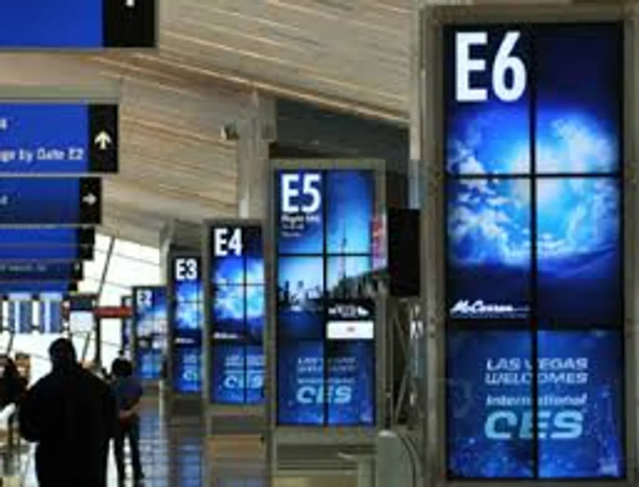 Digital signage at airports