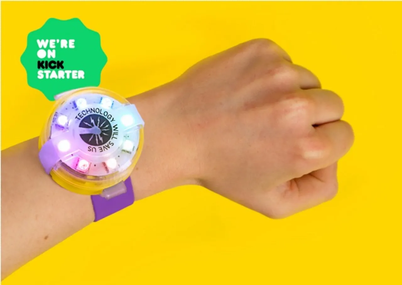 Mover: fun and learning with DIY wearable