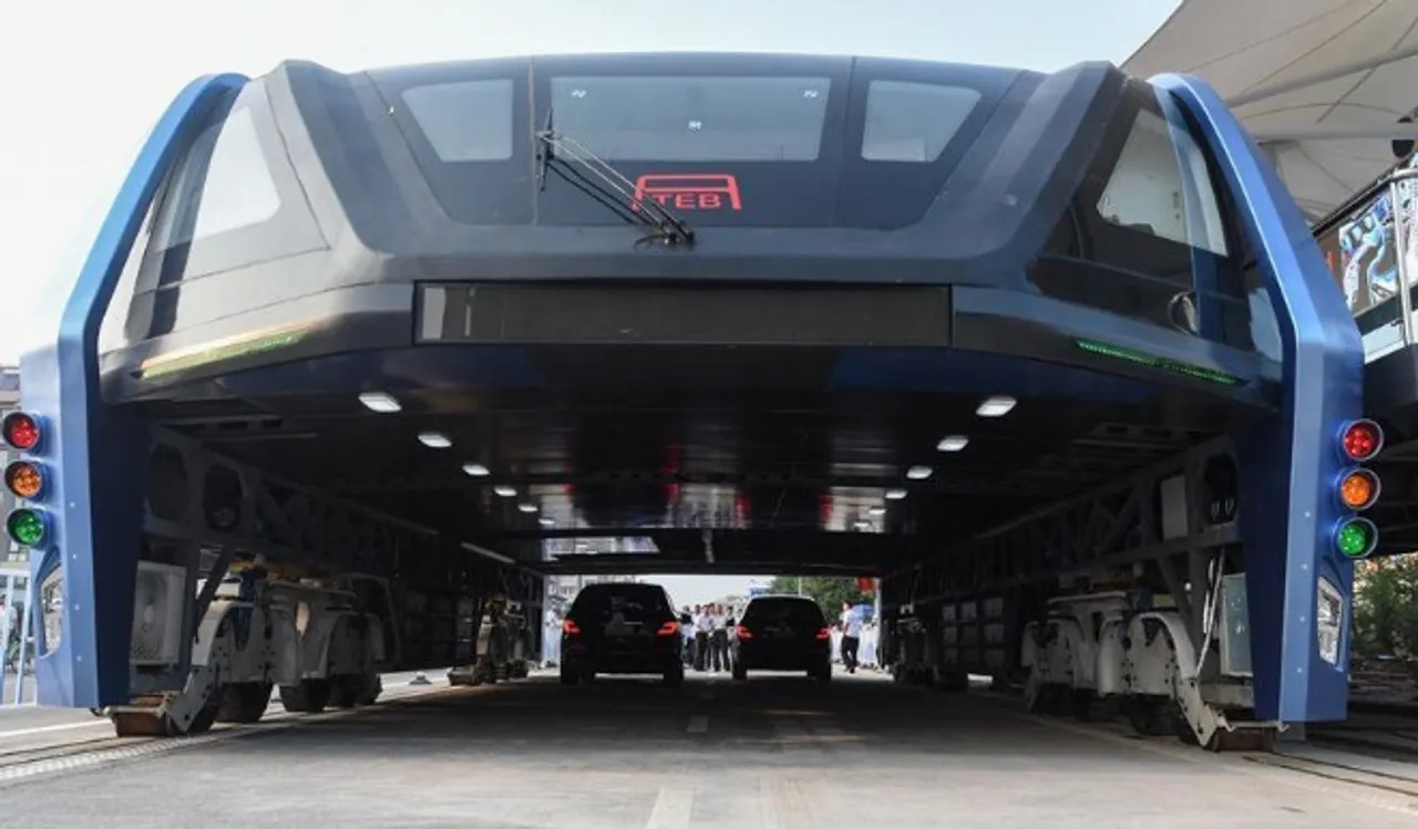 CIOL China builds an elevated bus that travels above traffic
