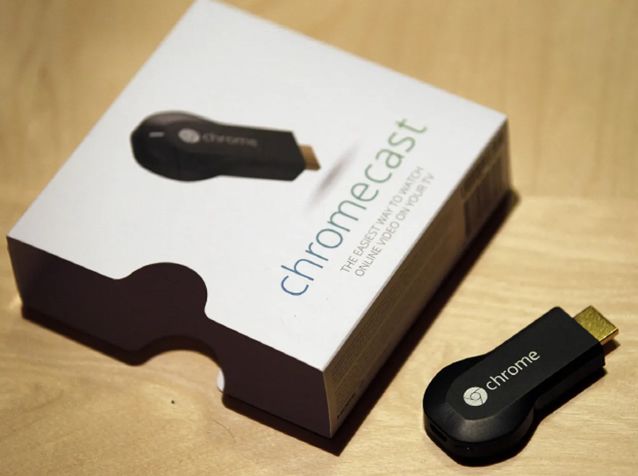 Amazon starts selling Google Chromecast and Apple TV