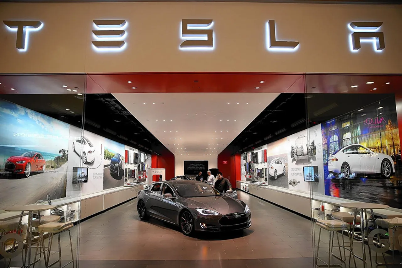 Tesla fires hundreds of employees after the annual performance review