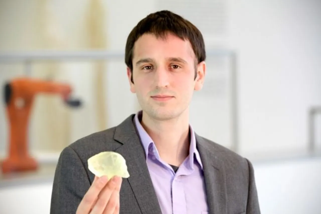 CIOLApple hires MIT student who 3-D printed his own brain tumor