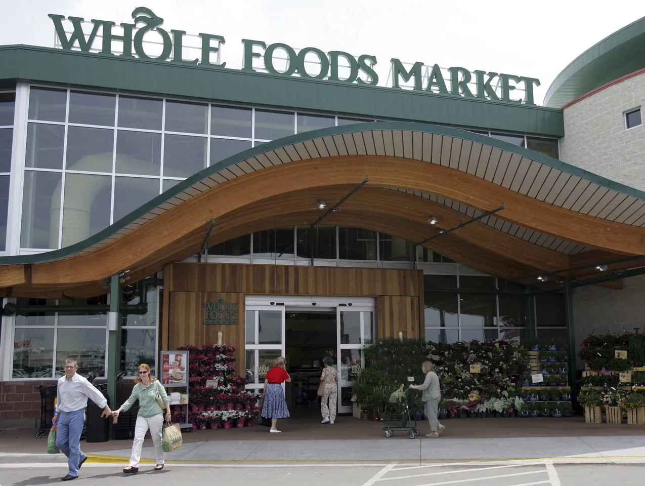 The new rivalry between Amazon, Walmart  post Whole Foods deal