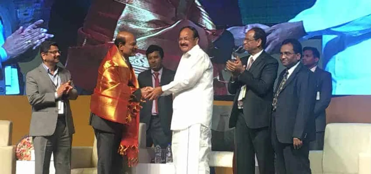 BVR Mohan Reddy Executive Chairman - Cyient Limited receiving HYSEA Lifetime Achievement Award from Mr