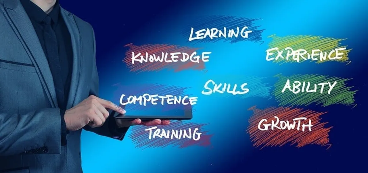 Reasons digital upskilling becoming popular with mid- & senior-level professionals