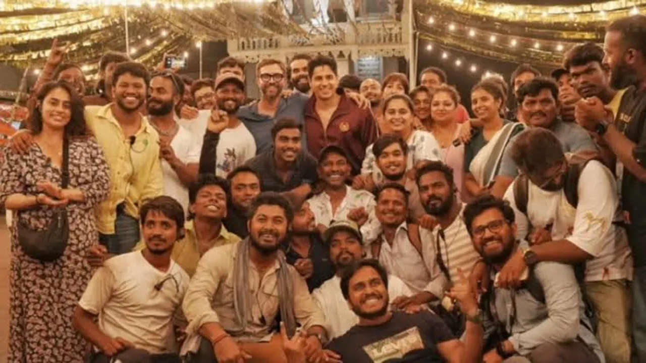 Sidharth Malhotra completes Kerala schedule of Param Sundari