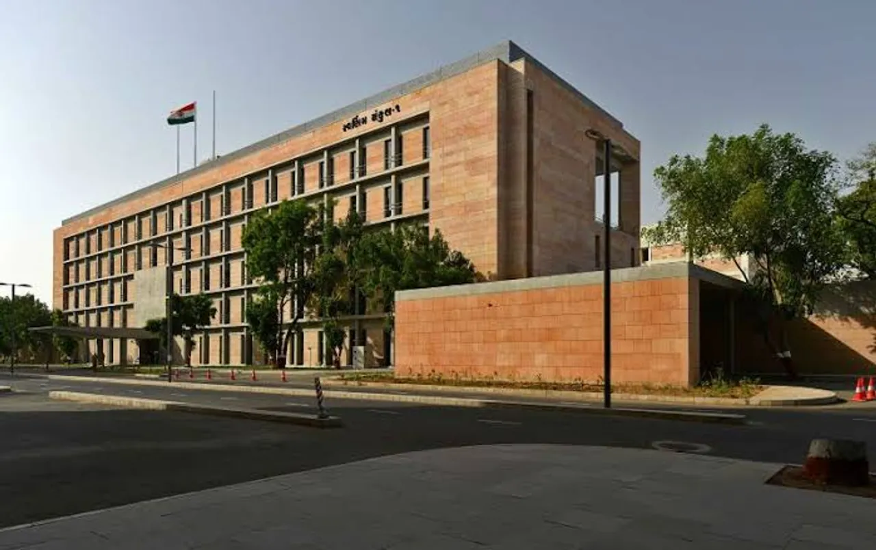 Gujarat hikes ministers’ allowances while contract workers await increment