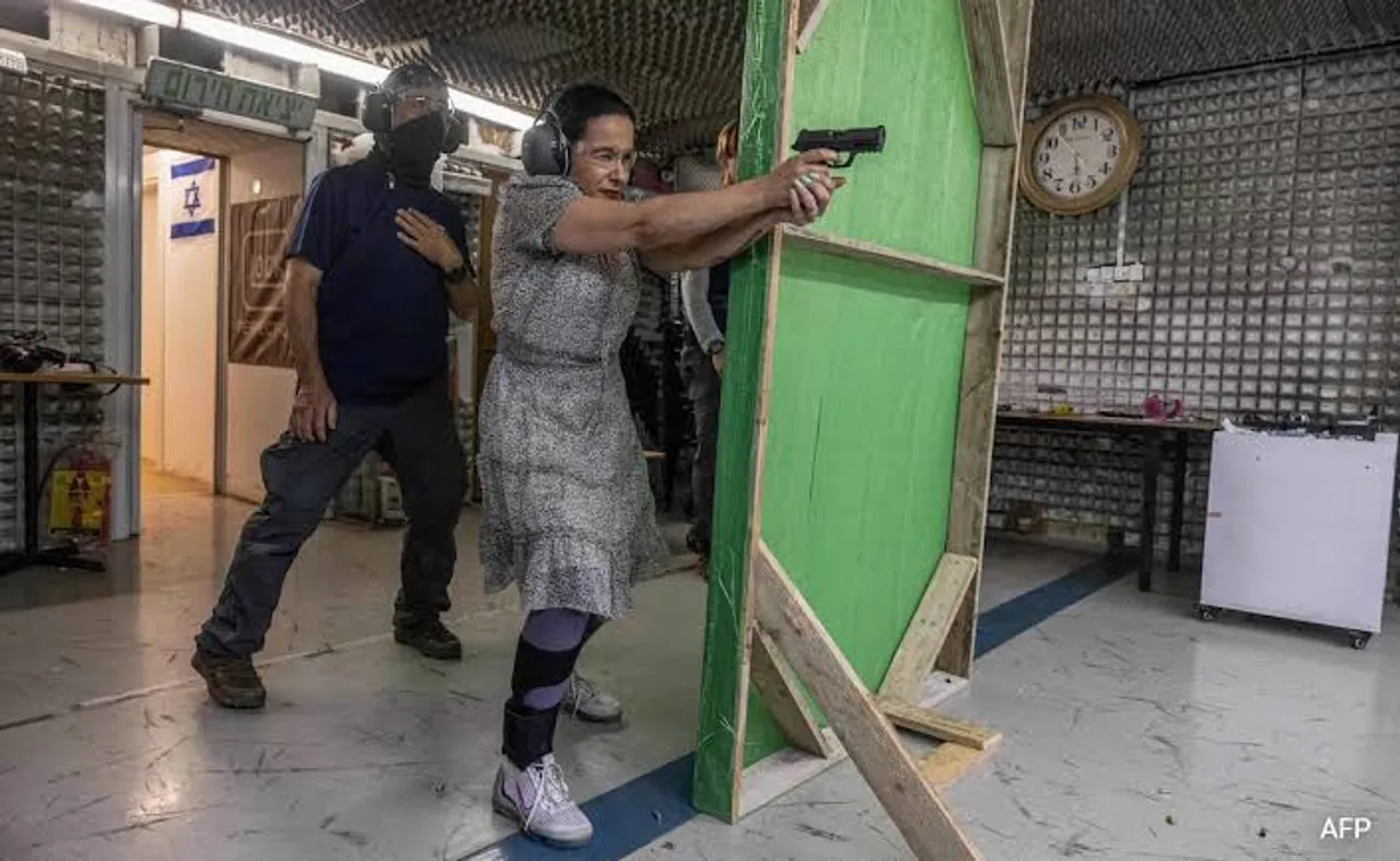 42,000 Israeli women apply for gun permits after October 7 Hamas attacks 