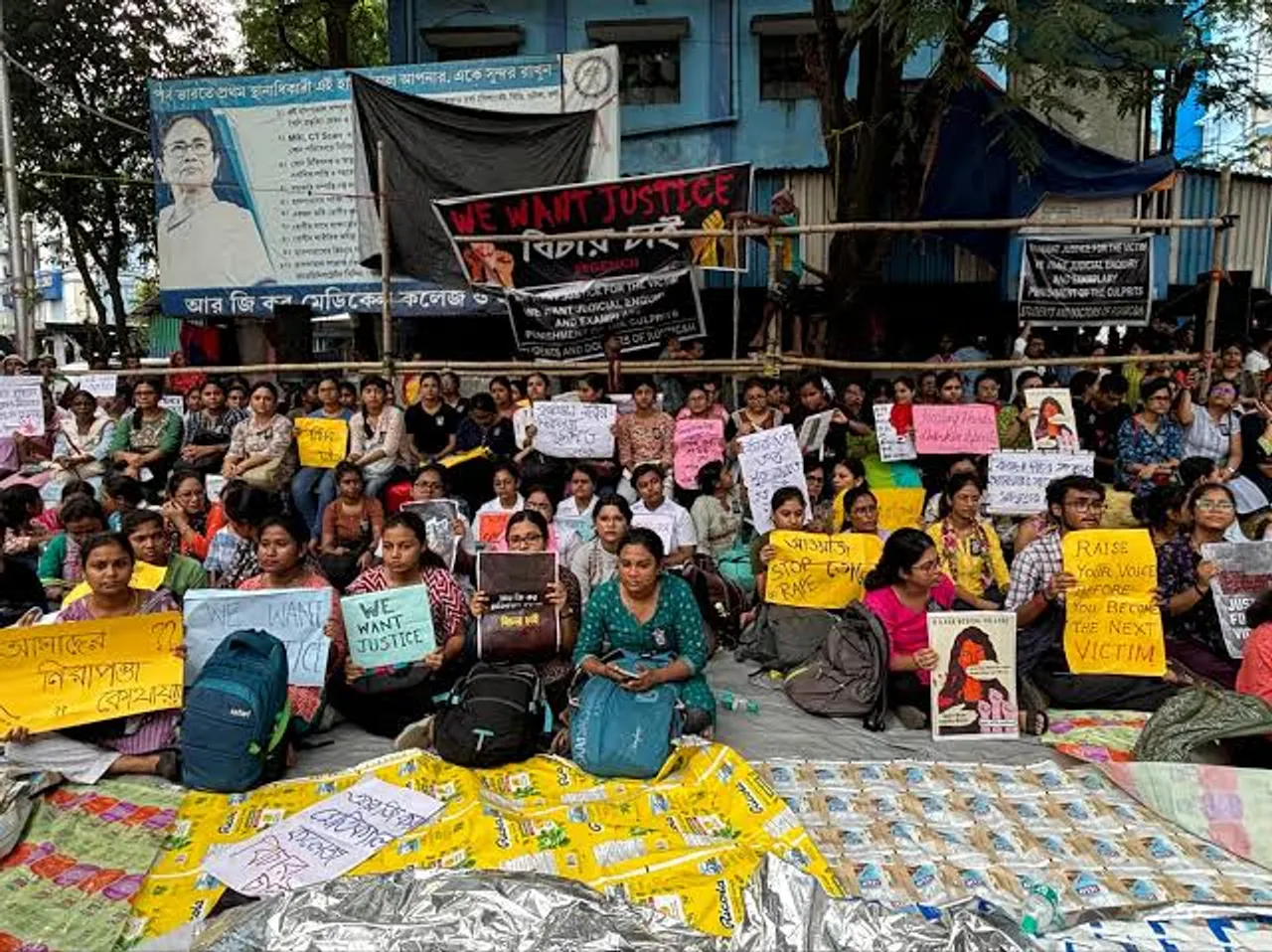 Amid the nationwide protests by doctors following the rape and murder of a trainee doctor in Kolkata, a resident doctor at LG Hospital in Maninagar was allegedly assaulted