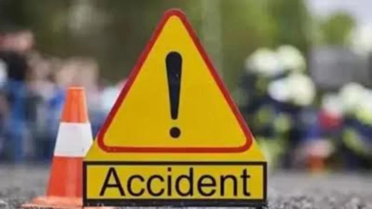 10 kanwariyas injured after truck overturns in UP's Muzaffarnagar