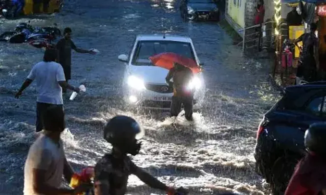 Heavy rain in Telangana; schools, colleges shut in Hyderabad