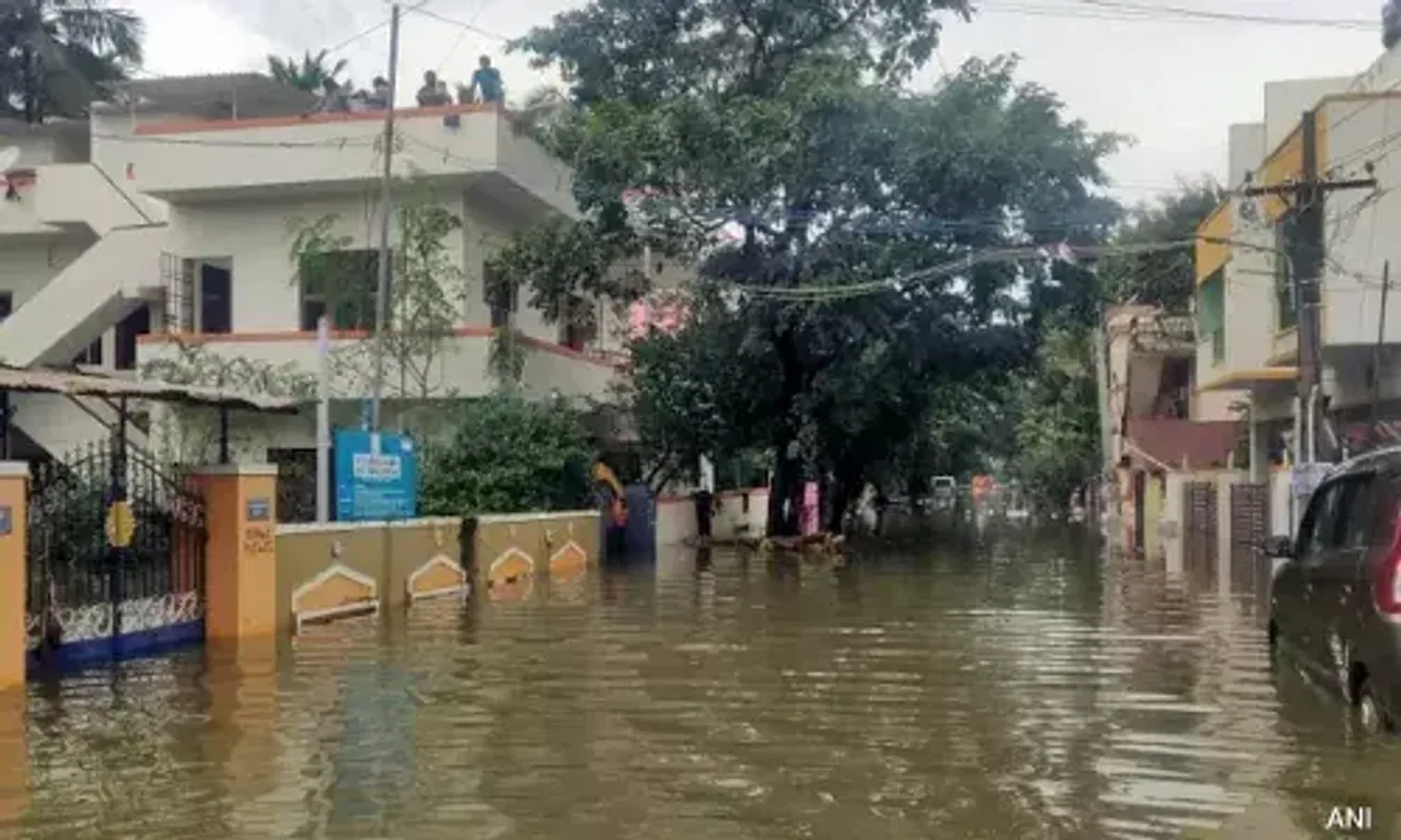 Centre releases second instalment of State Disaster Response Fund of nearly 500 crore rupees to Andhra Pradesh and 450 crore rupees to Tamil Nadu for cyclone assistance