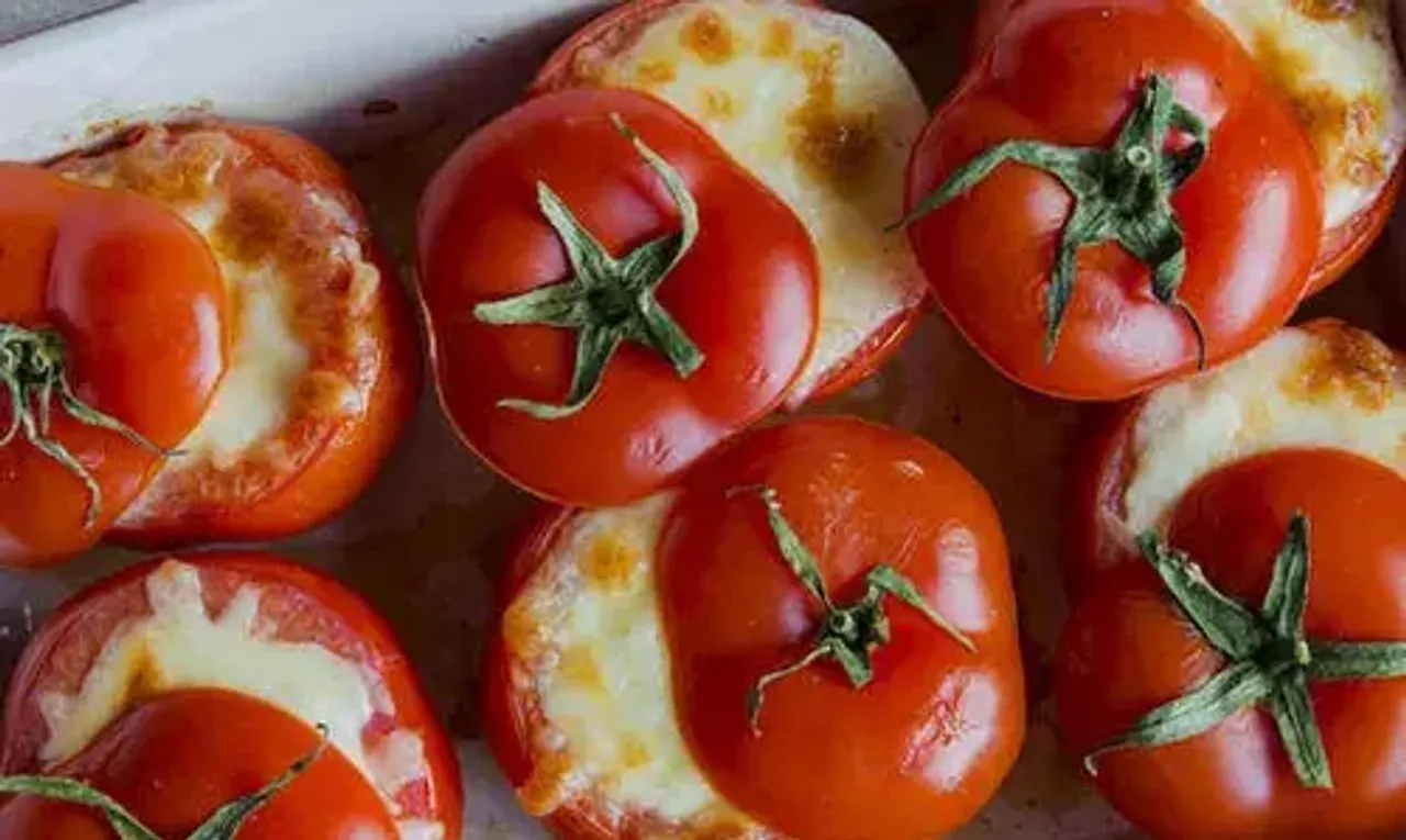 Cheese Tomatoes Recipe: Cheese Tomato is a lip-smacking snack that you can enjoy anytime