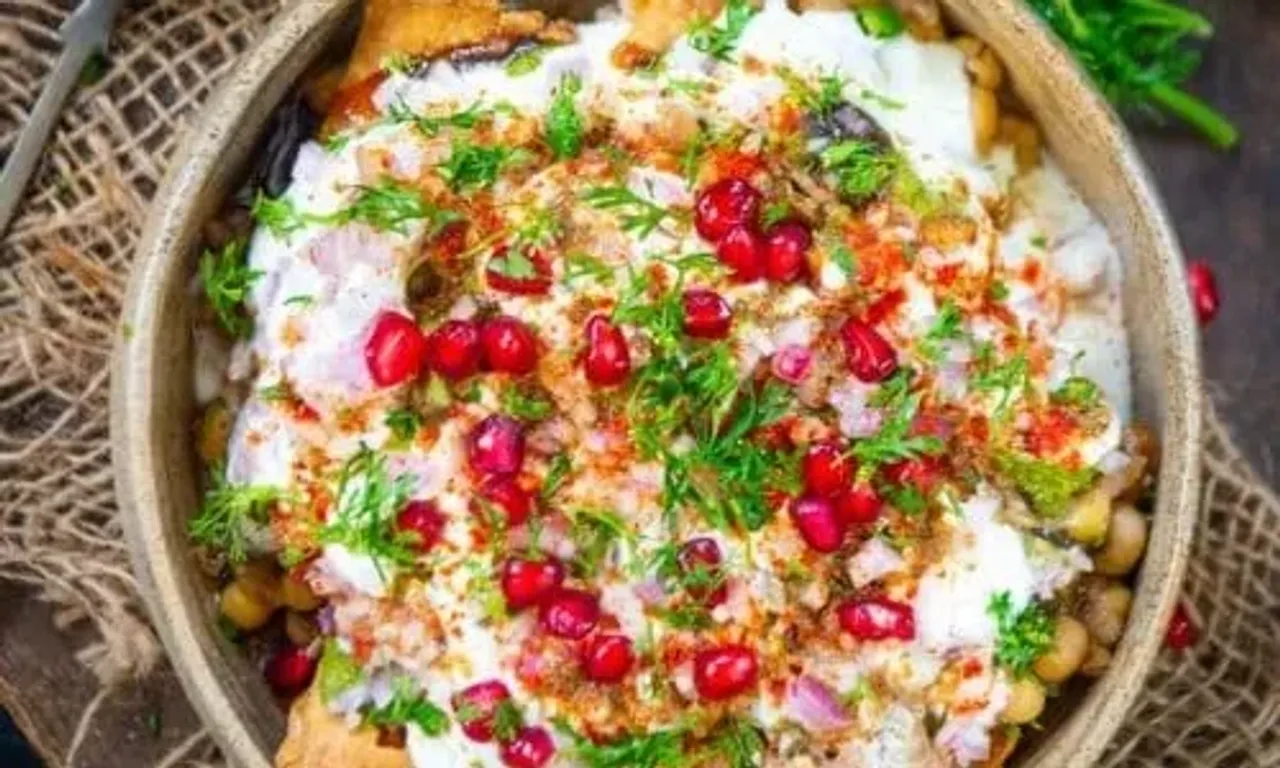 Dahi Samosa Chaat recipe: The fragrance and the ambrosial bliss that these spices emit are incomparable and leave you licking your fingers