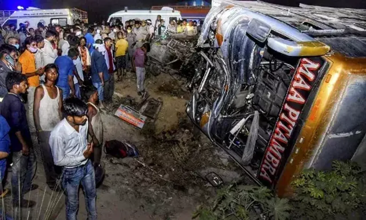 17 people killed in Kanpur road mishap