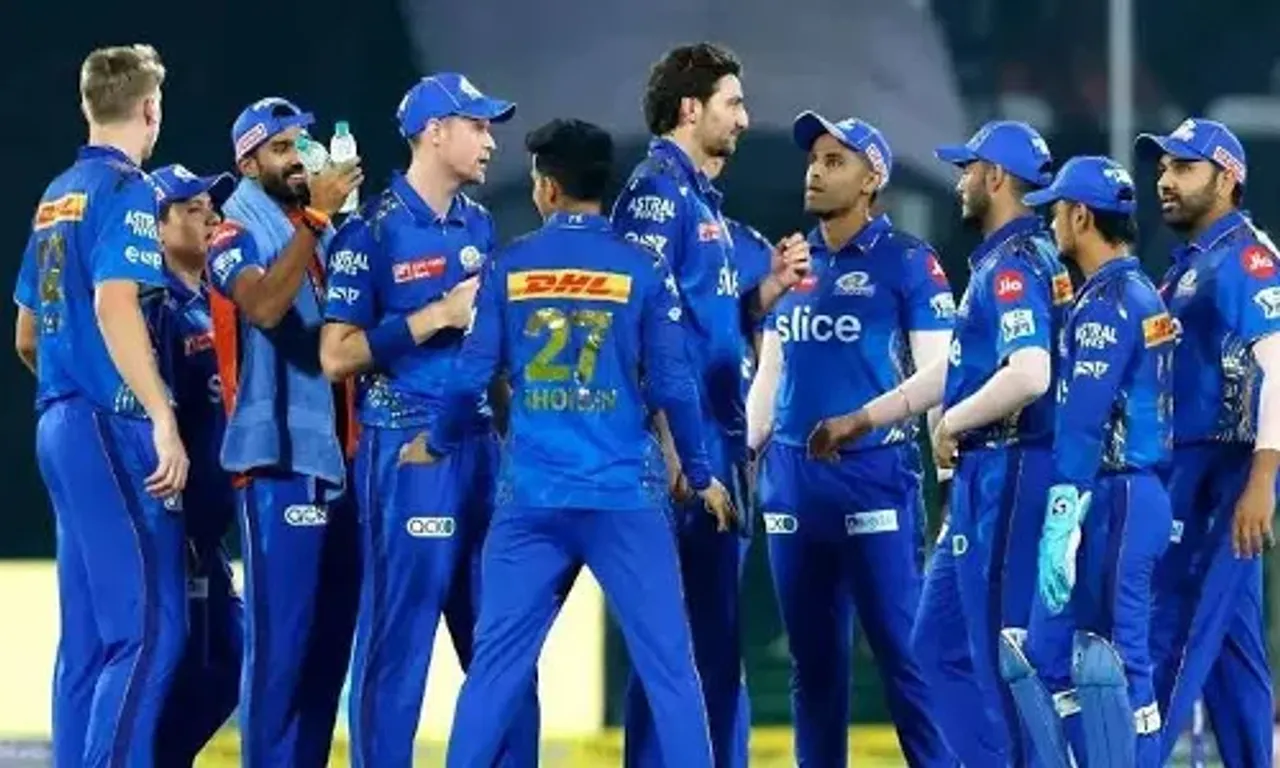 IPL: Mumbai Indians beat Sunrisers Hyderabad by 14 runs in Hyderabad