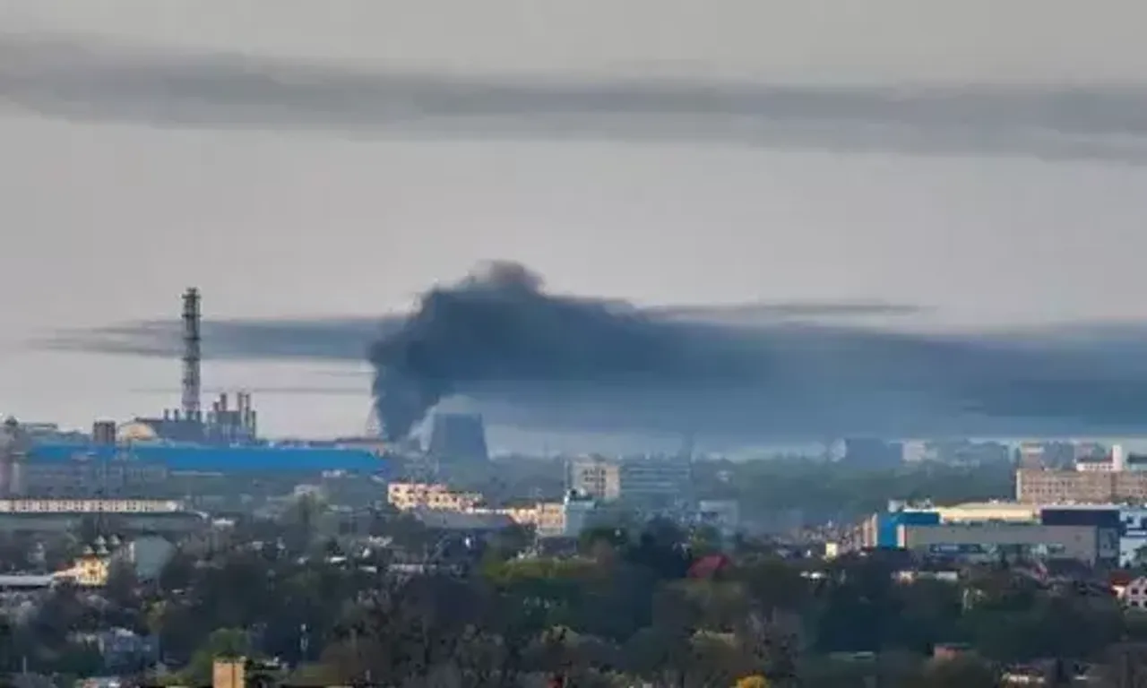 Russian air strikes destroy Kyiv’s major power plant