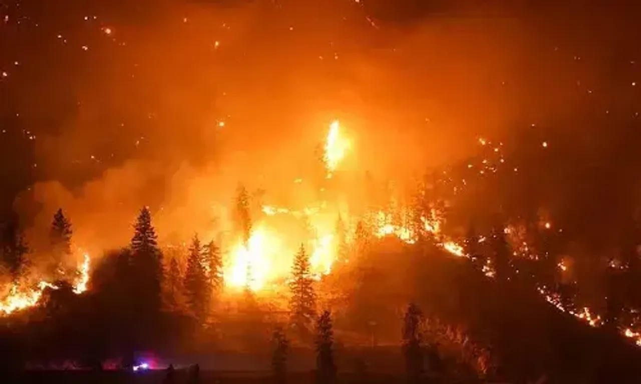 Canada: Thousands flee cities in British Columbia as wildlife rages