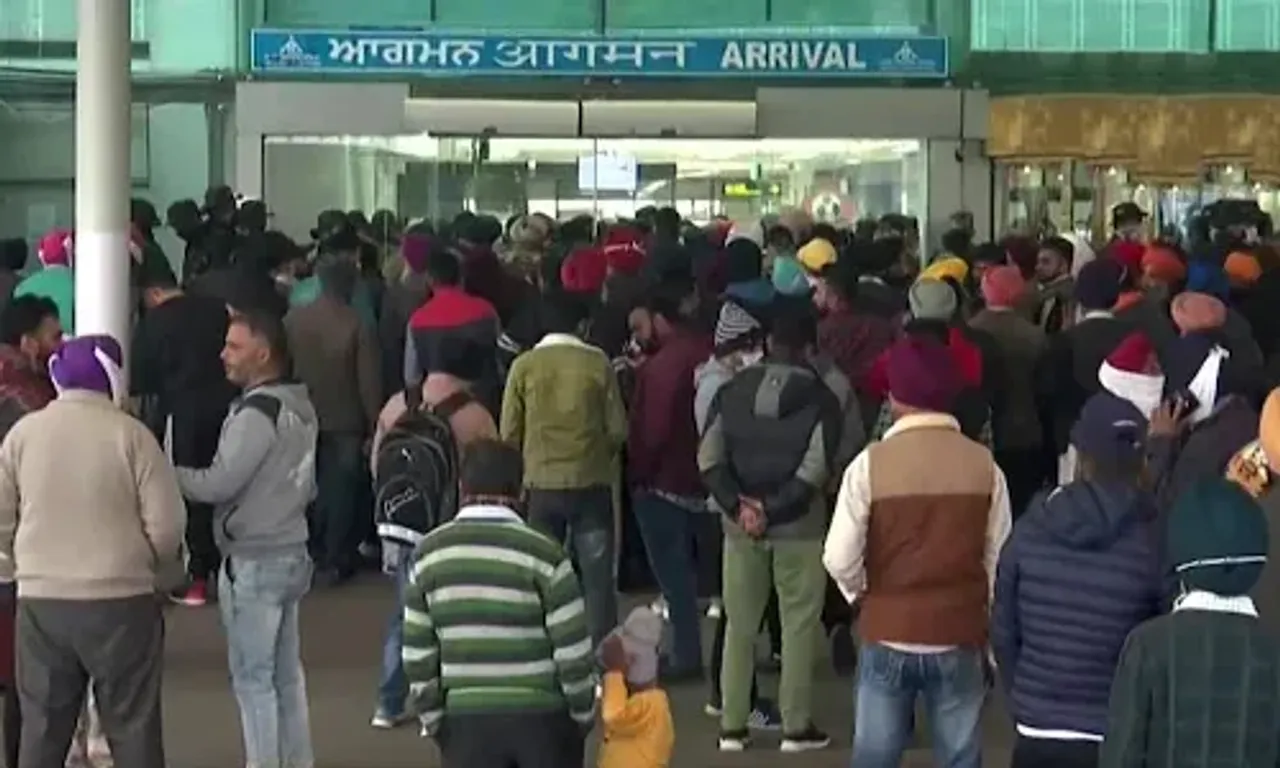 At Amritsar airport, 125 passengers on an international chartered flight tested Covid positive