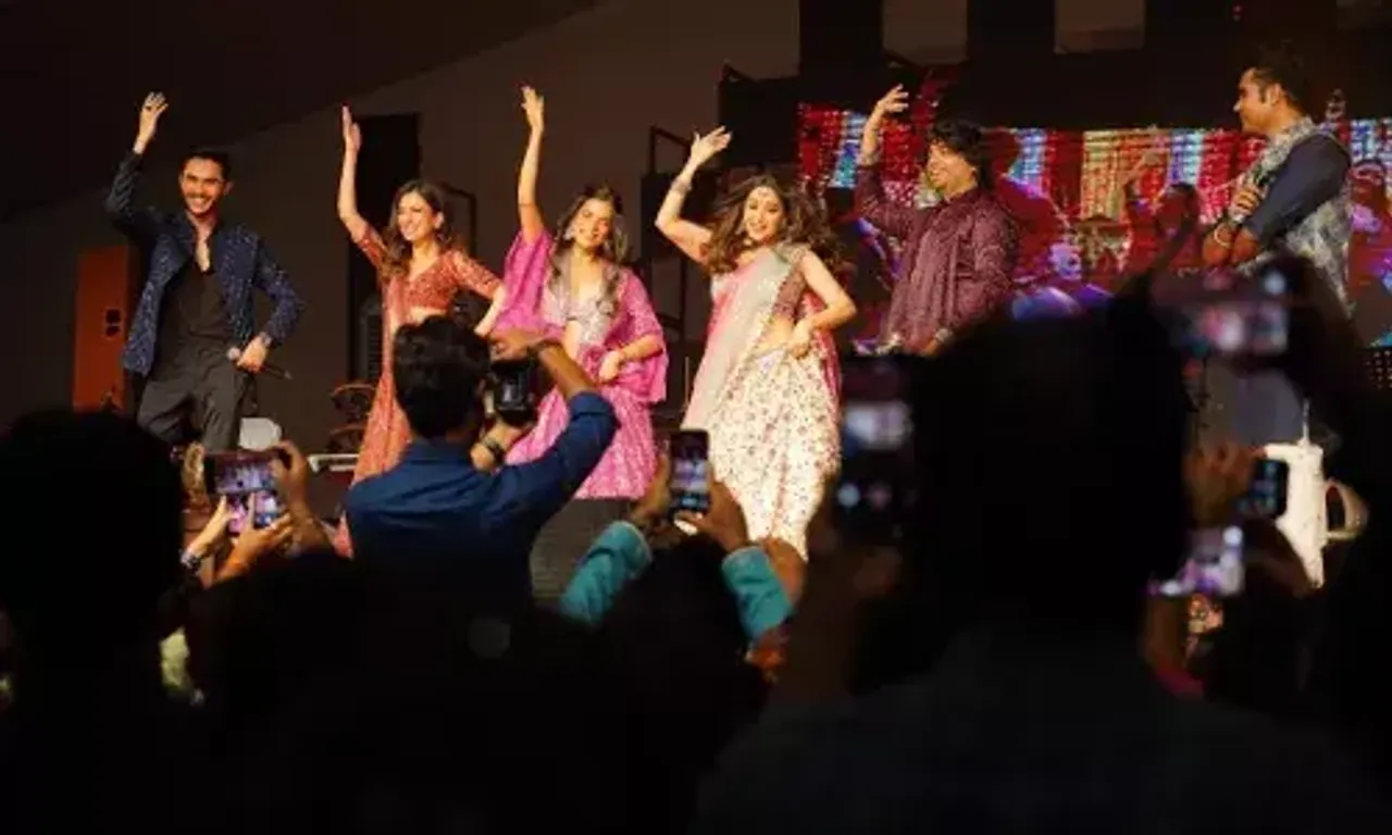 Ae haloo! Madhuri Dixit grooves on Boom Padi and celebrates the festive season with Maja Ma cast