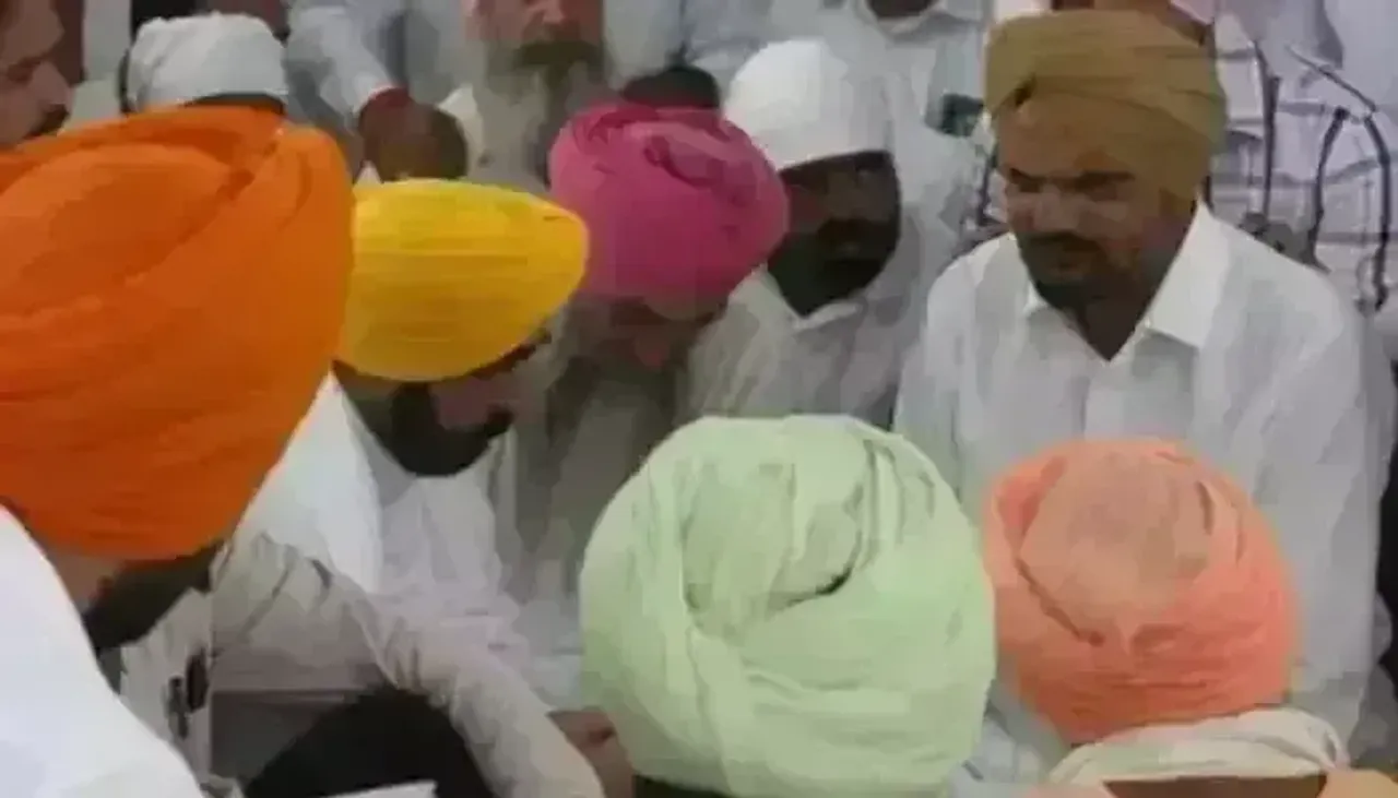 Punjab CM Bhagwant Mann visits Sidhu Moosewala's home in Mansa, expresses condolences to family