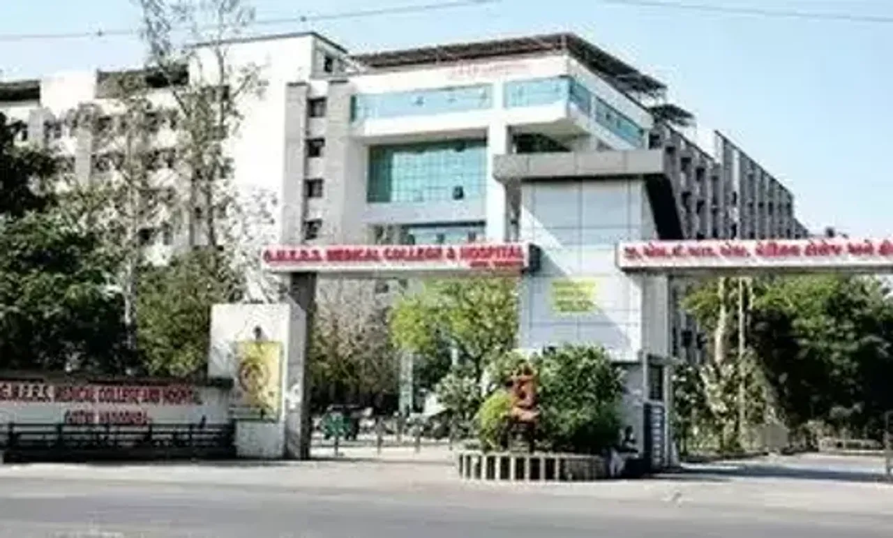 Successful surgery of a patient with severe complications in Vadodara